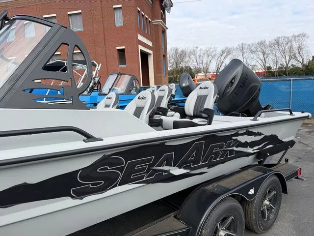 Slide: The Image of SeaArk Protege 200 2026 - 4