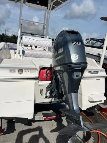 Slide: The Image of Robalo R160 Center Console 2017 - 5