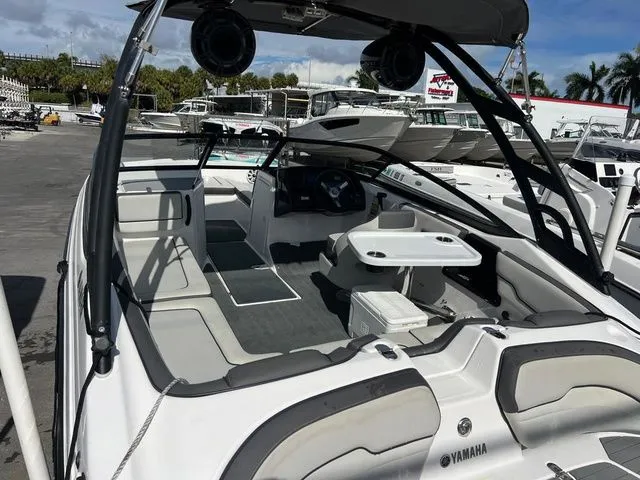 Slide: The Image of Yamaha AR190 2020 - 10