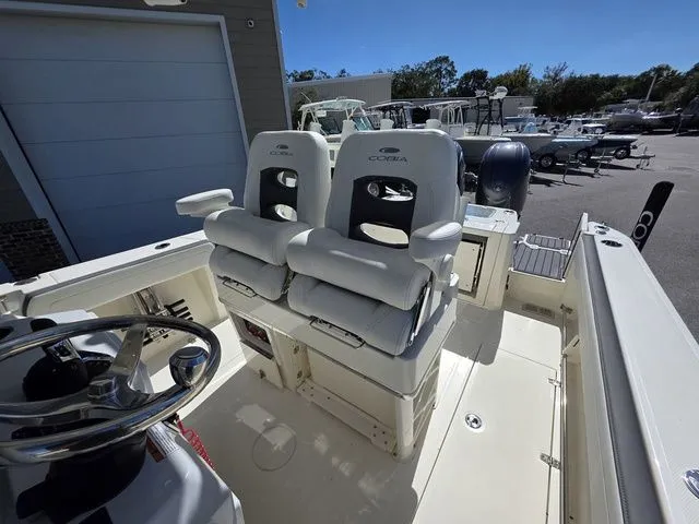 Slide: The Image of Cobia 265 Center Console 2026 - 18