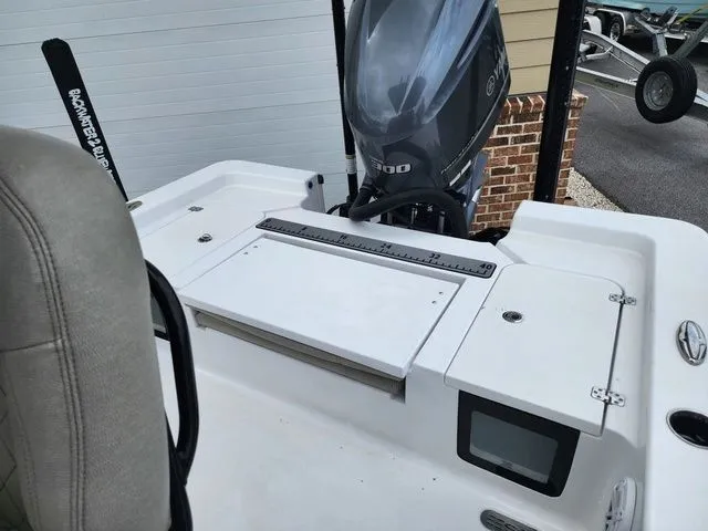 Slide: The Image of Sportsman Masters 247 Bay Boat 2022 - 7