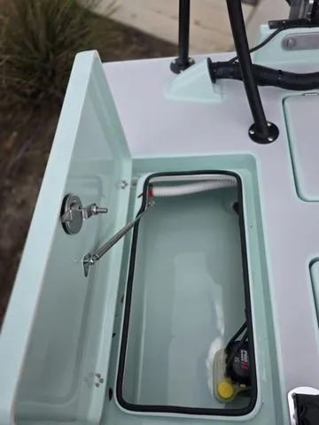 Slide: The Image of Maverick 17 HPX-S 2026 - 15