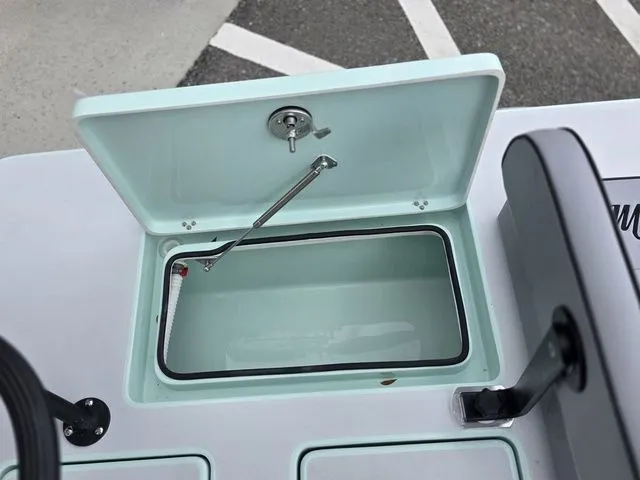 Slide: The Image of Maverick 17 HPX-S 2026 - 17