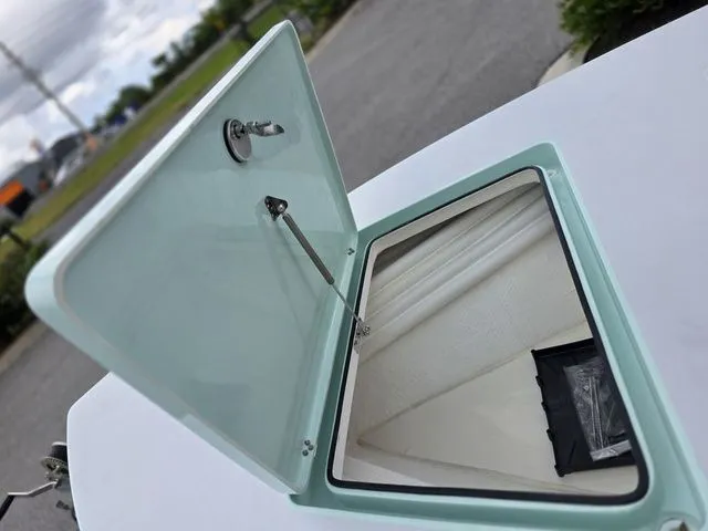 Slide: The Image of Maverick 17 HPX-S 2026 - 21