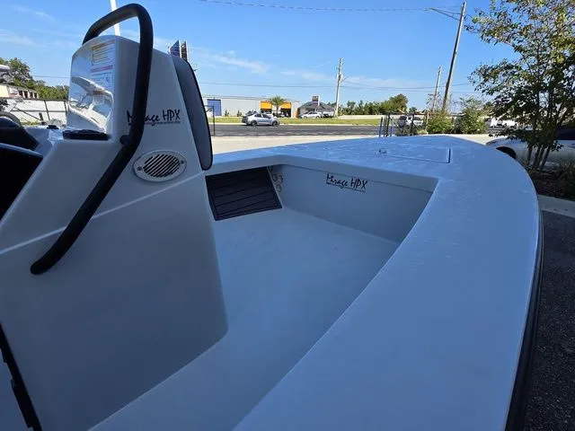 Slide: The Image of Maverick 18 HPX-V 2026 - 13