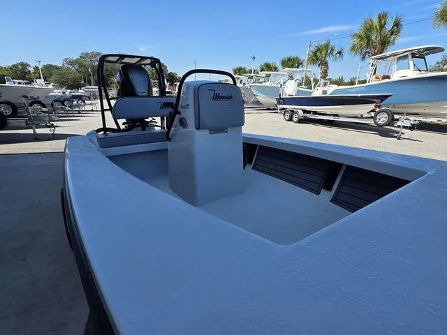 Slide: The Image of Maverick 18 HPX-V 2026 - 15