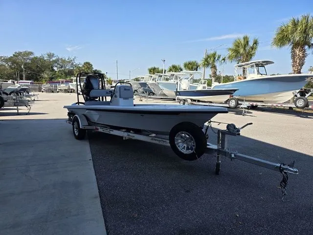 Slide: The Image of Maverick 18 HPX-V 2026 - 3