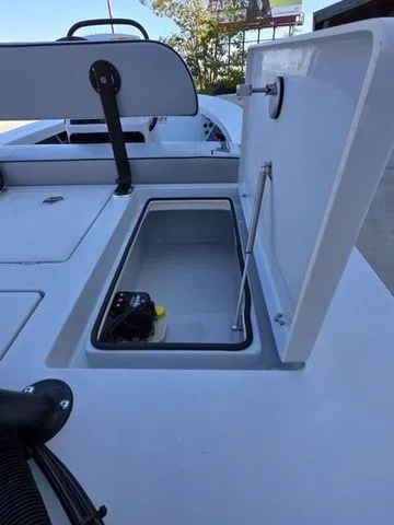 Slide: The Image of Maverick 18 HPX-V 2026 - 8