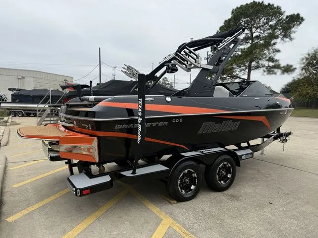 Slide: The Image of Malibu Wakesetter 21 VLX 2018 - 11