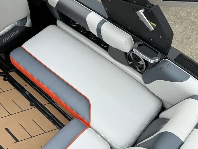 Slide: The Image of Malibu Wakesetter 21 VLX 2018 - 15