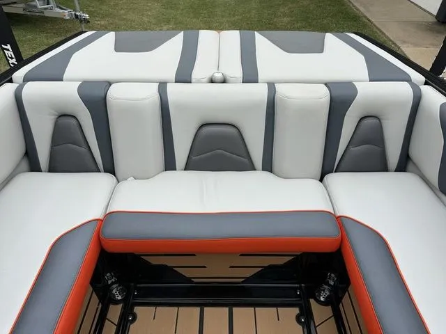 Slide: The Image of Malibu Wakesetter 21 VLX 2018 - 18