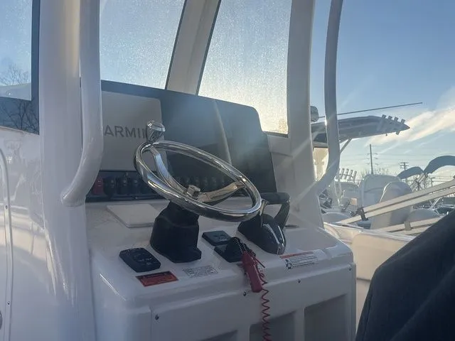 Slide: The Image of Sea Hunt Ultra 275 SE 2023 - 10