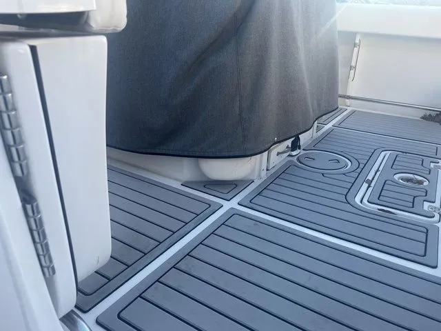 Slide: The Image of Sea Hunt Ultra 275 SE 2023 - 3