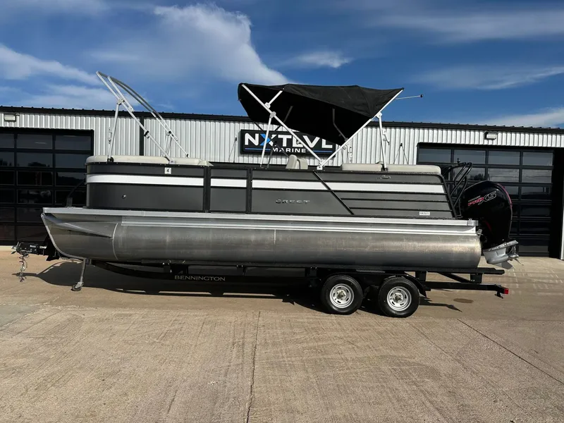 The Image of Crest Classic LX 220 SLSC 2022 - 1