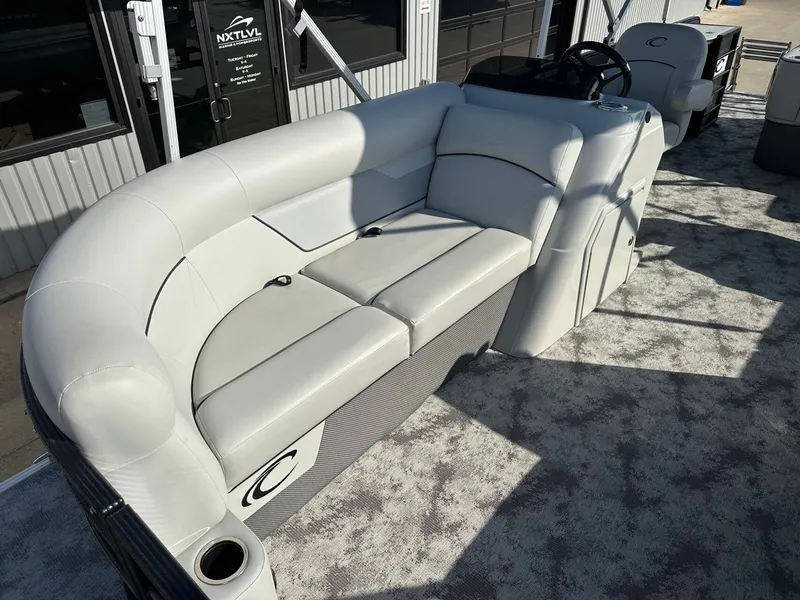 Slide: The Image of Crest Classic LX 220 SLSC 2022 - 13