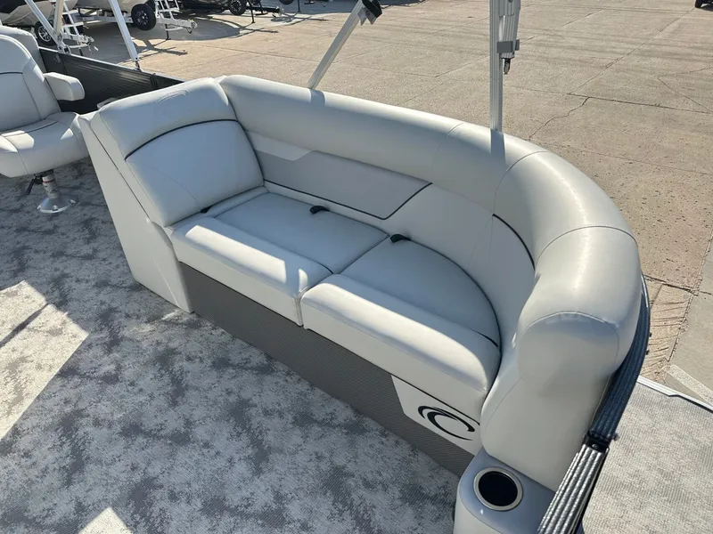 Slide: The Image of Crest Classic LX 220 SLSC 2022 - 14