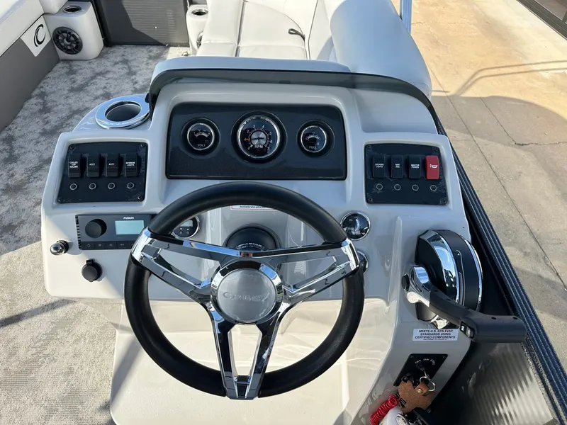 Slide: The Image of Crest Classic LX 220 SLSC 2022 - 20