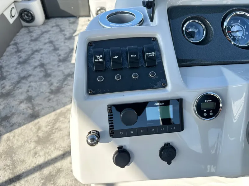 Slide: The Image of Crest Classic LX 220 SLSC 2022 - 21