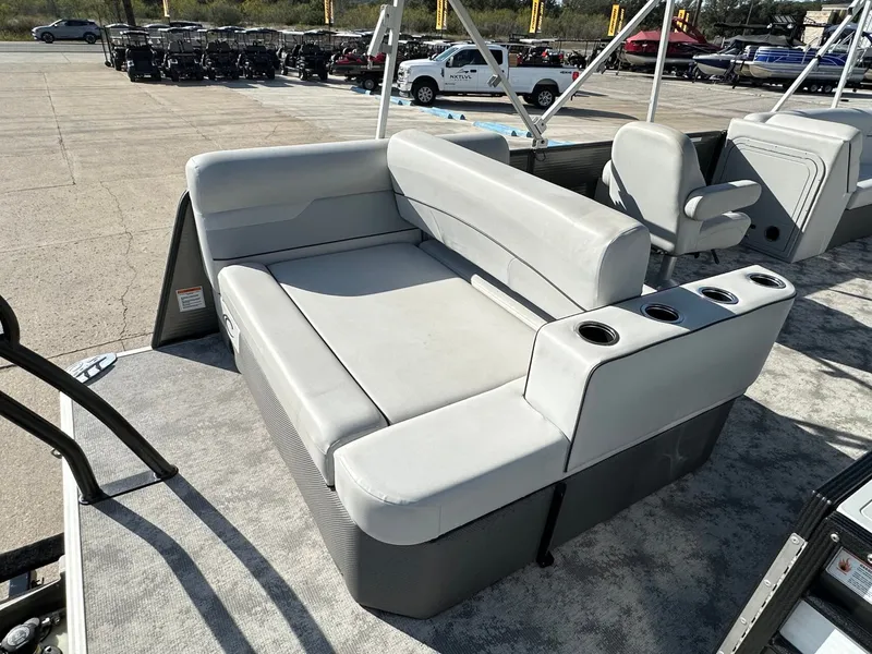 Slide: The Image of Crest Classic LX 220 SLSC 2022 - 28