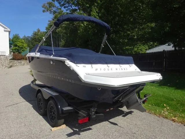 Slide: The Image of Four Winns H2 2023 - 3