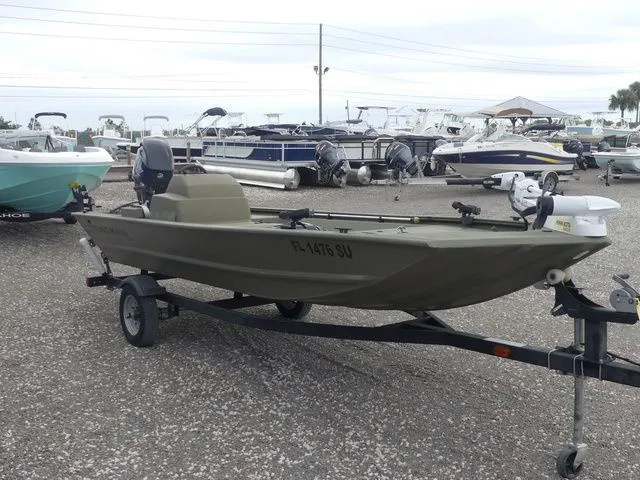 Slide: The Image of Tracker Grizzly 1648 SC 2020 - 3