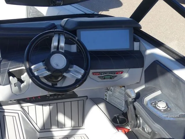 Slide: The Image of Nautique Super Air Nautique G25 2021 - 12