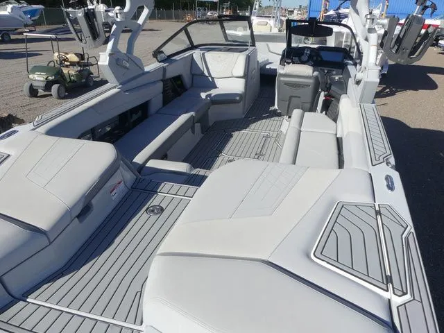 Slide: The Image of Nautique Super Air Nautique G25 2021 - 9