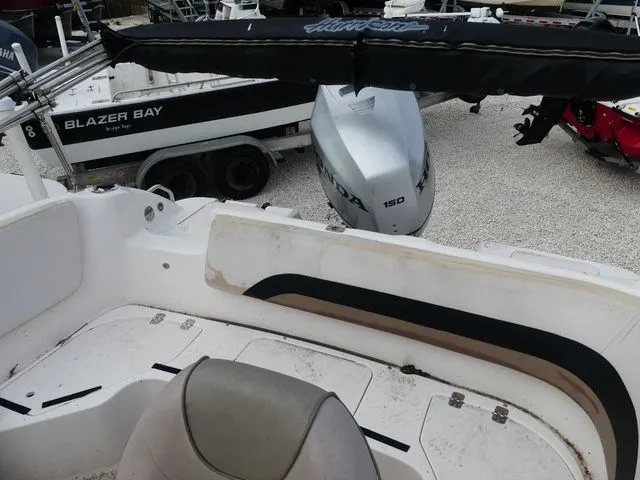 Slide: The Image of Hurricane SUNDECK SPORT SS 211 OB 2005 - 8