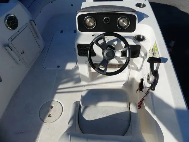 Slide: The Image of Hurricane SunDeck Sport 188 OB 2014 - 6