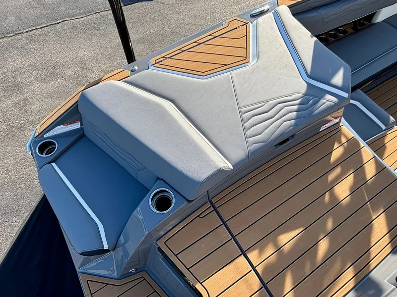 Slide: The Image of Nautique Super Air Nautique G25 2026 - 14