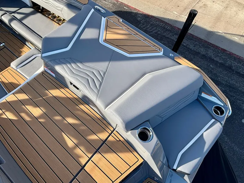 Slide: The Image of Nautique Super Air Nautique G25 2026 - 15