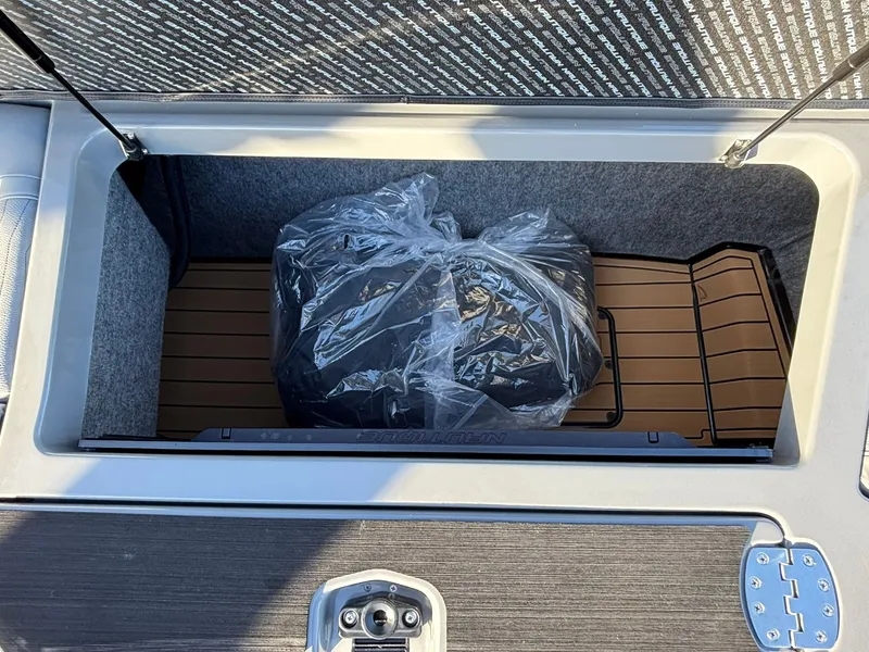 Slide: The Image of Nautique Super Air Nautique G25 2026 - 16