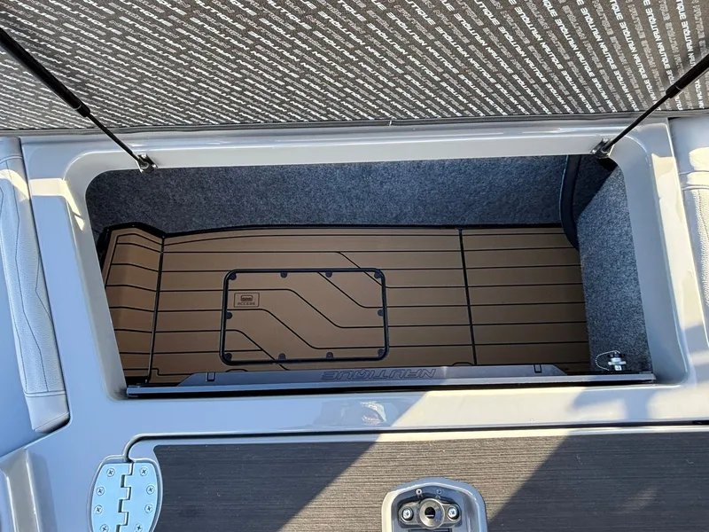 Slide: The Image of Nautique Super Air Nautique G25 2026 - 17