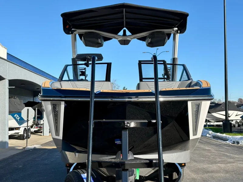 Slide: The Image of Nautique Super Air Nautique G25 2026 - 19