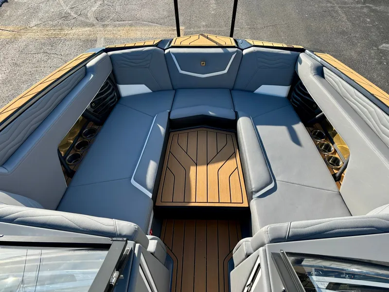 Slide: The Image of Nautique Super Air Nautique G25 2026 - 29