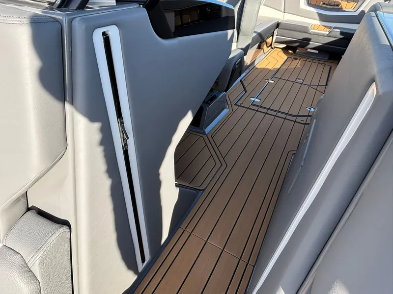 Slide: The Image of Nautique Super Air Nautique G25 2026 - 34