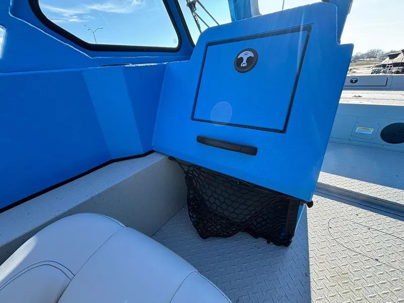 Slide: The Image of SeaArk Pro Cat 240 2026 - 10