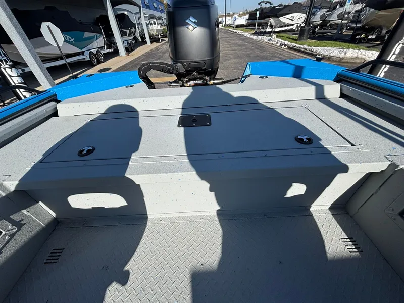 Slide: The Image of SeaArk Pro Cat 240 2026 - 12