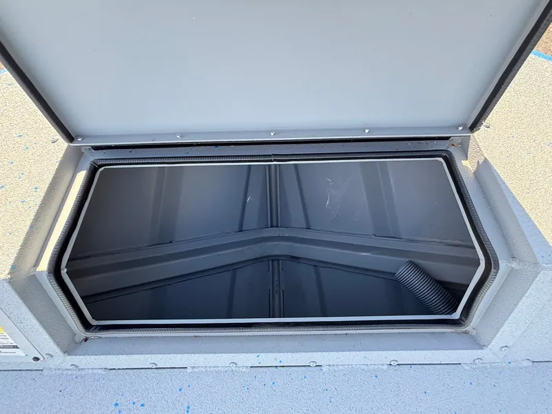 Slide: The Image of SeaArk Pro Cat 240 2026 - 26