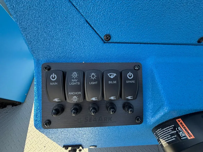 Slide: The Image of SeaArk Pro Cat 240 2026 - 28