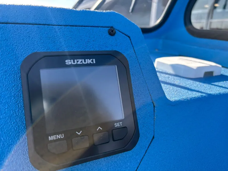 Slide: The Image of SeaArk Pro Cat 240 2026 - 30