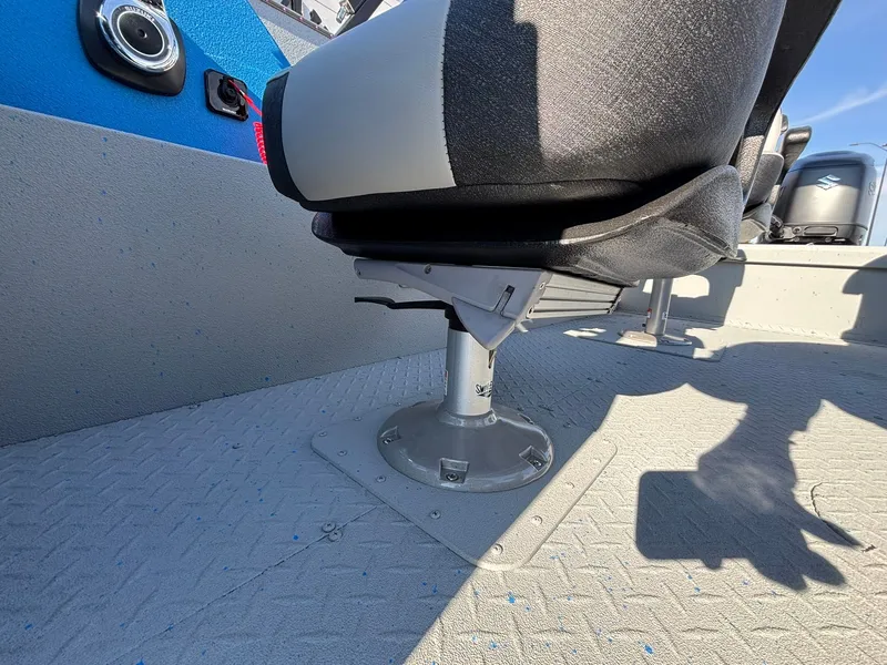 Slide: The Image of SeaArk Pro Cat 240 2026 - 33