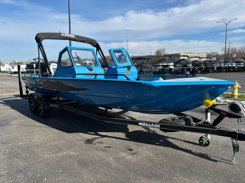 Slide: The Image of SeaArk Pro Cat 240 2026 - 37