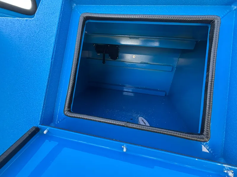 Slide: The Image of SeaArk Pro Cat 240 2026 - 39