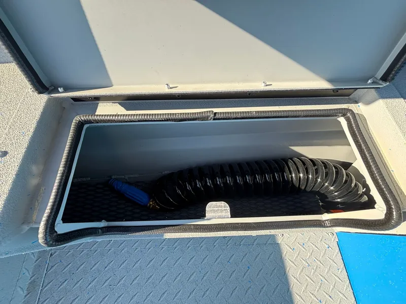 Slide: The Image of SeaArk Pro Cat 240 2026 - 6