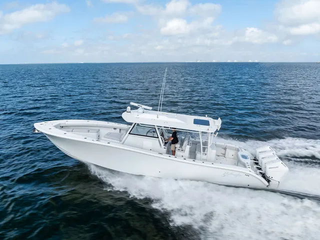 Slide: The Image of Yellowfin 42 Offshore 2024 - 102