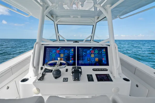 Slide: The Image of Yellowfin 42 Offshore 2024 - 92
