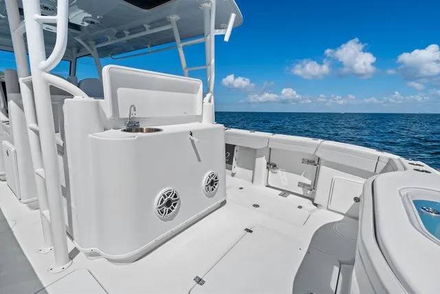 Slide: The Image of Yellowfin 42 Offshore 2024 - 96
