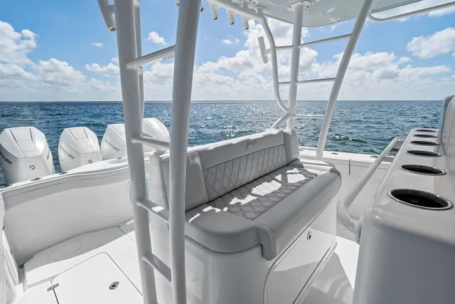 Slide: The Image of Yellowfin 42 Offshore 2024 - 98