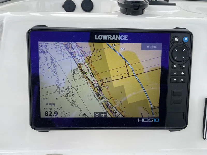 Slide: The Image of Robalo 226 Cayman 2020 - 16